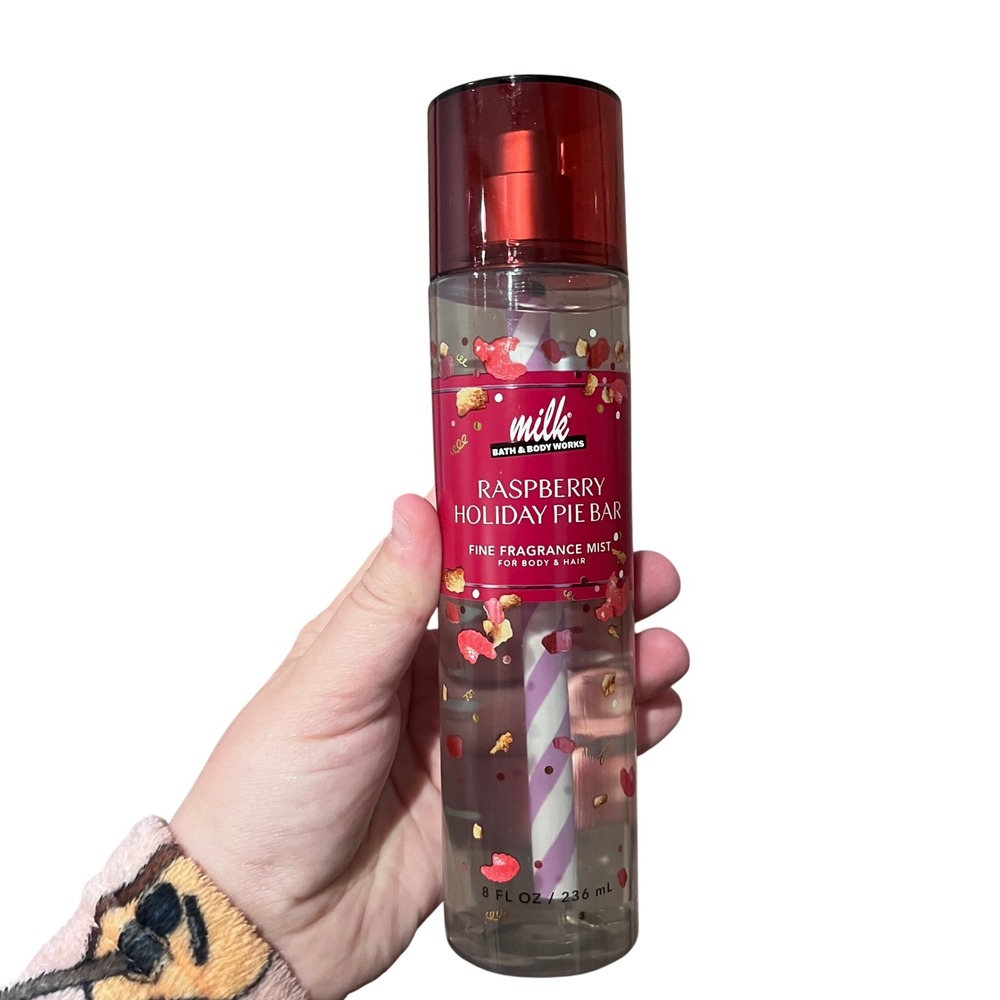 Bath & Body Works Raspberry Holiday Pie Bar Fine Fragrance Mist 8 oz Spray